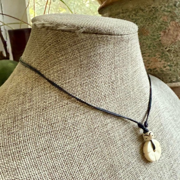 Handmade grunge bone bead necklace - Picture 2 of 3